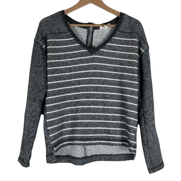 Aeropostale Sweater Womens M Gray White Stripe V-Neck Long Sleeve Raw Hem Casual - Picture 1 of 5